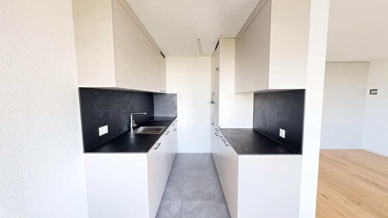 Appartamento di 3,5 locali ristrutturato con balcone a Ostermundigen (10)