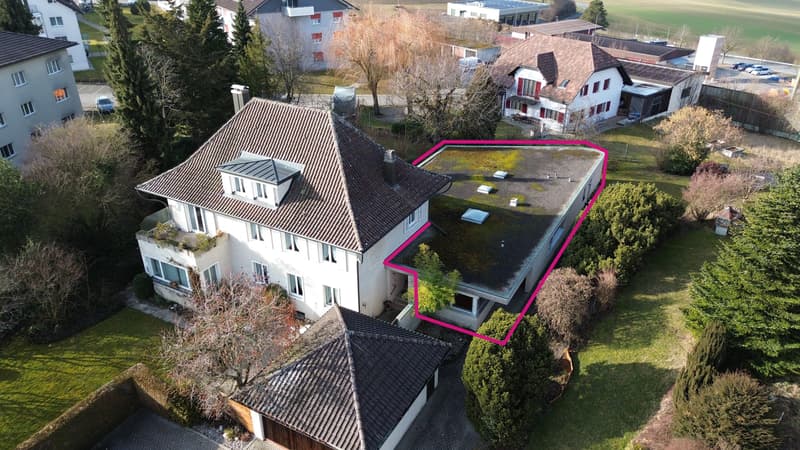 Helle Praxis-/Bürofläche 165 m² mit Parkplätzen in Wünnewil (1)
