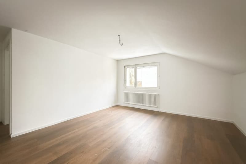 Frisch sanierte 2.5-Zi.-Dachwohnung mit Stil in Grenchen (4)