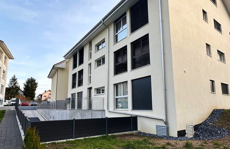 2 MFHs mit 10 Einheiten in Lengnau BE mit 4.76 % Bruttorendite (11)