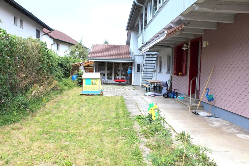 3.5-Zimmer-Gartenwohnung mit Sitzplatz in Uetendorf mieten (10)