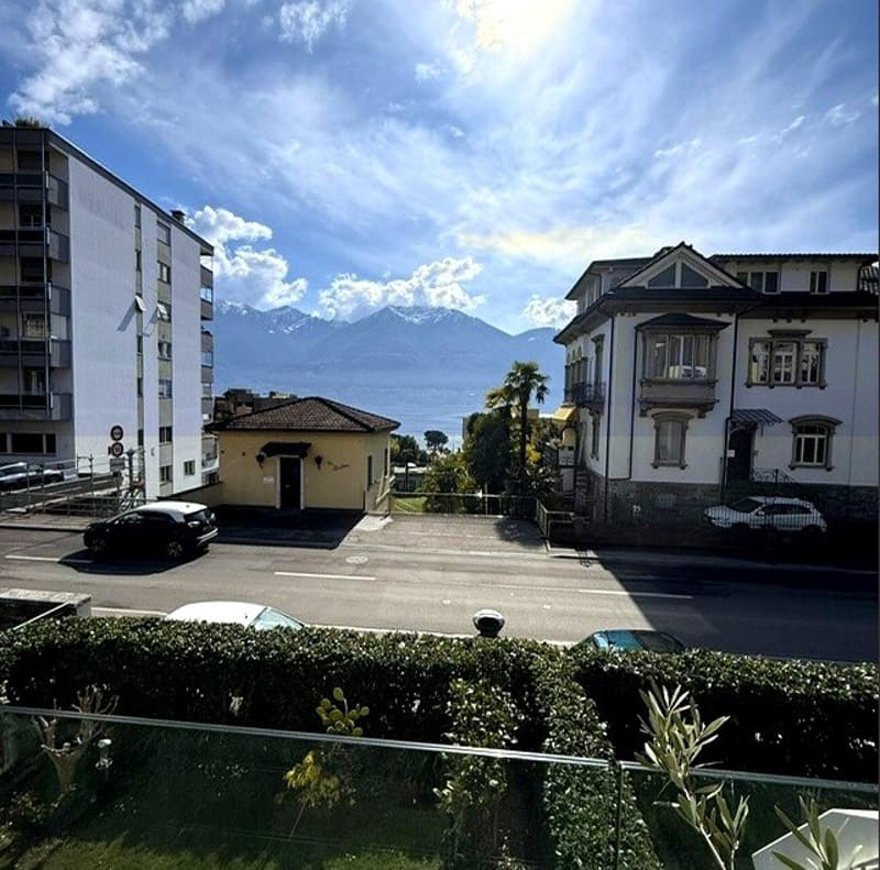 MURALTO: VISTA LAGO, LUCE E TRANQUILLITÃ IN UN 2.5 LOCALI (6)