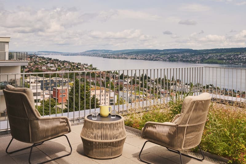 Penthouse Apartment mit Designer Möblierung und voller Seesicht in Horgen/Zürich (2)
