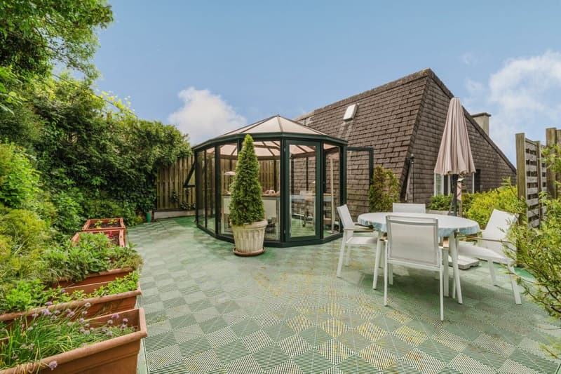 Besonderes Terrassen-Doppeleinfamilienhaus mit Glaspavillon (4)