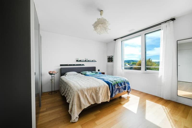 Grosszügige 4.5-Zimmer-Wohnung mit Terrasse und Weitsicht (8)
