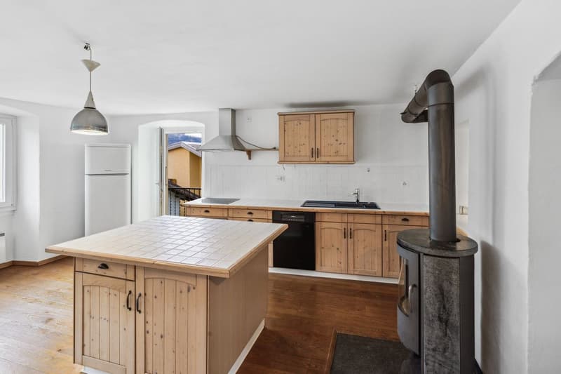 Superbe attique-duplex rénové avec caractère et authenticité (3)