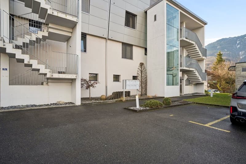 Vivre en hauteur : Attique spacieux avec terrasse à Collombey-Muraz (9)