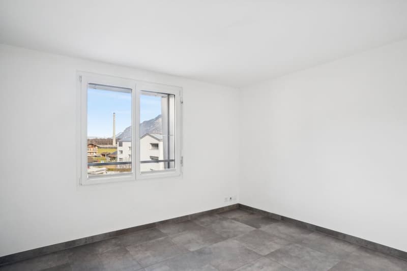 Vivre en hauteur : Attique spacieux avec terrasse à Collombey-Muraz (7)