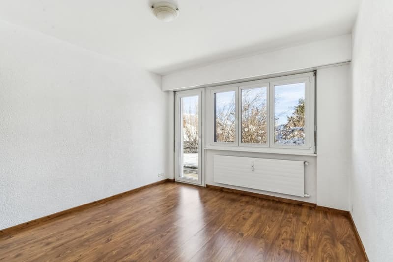 Appartement lumineux de 3.5 pièces avec terrasse et terrain privatif à Mollens (5)