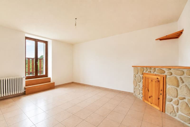 Charmant appartement de 4,5 pièces rénové au coeur du village (5)