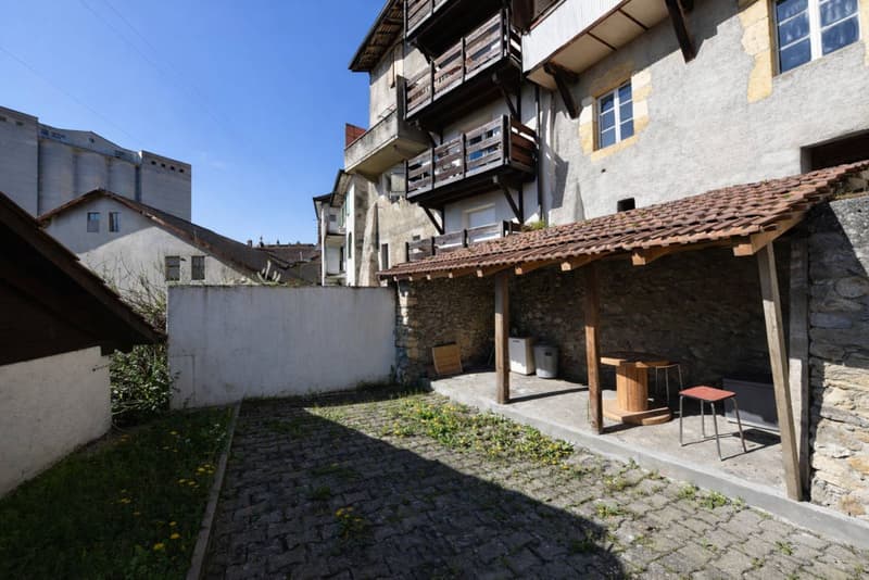 Orbe - Propriété unique avec deux habitations et fort potentiel (10)