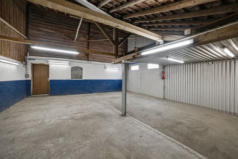 Grange à rénover avec de beaux volumes et potentiel de transformation en plusieurs appartements (2)