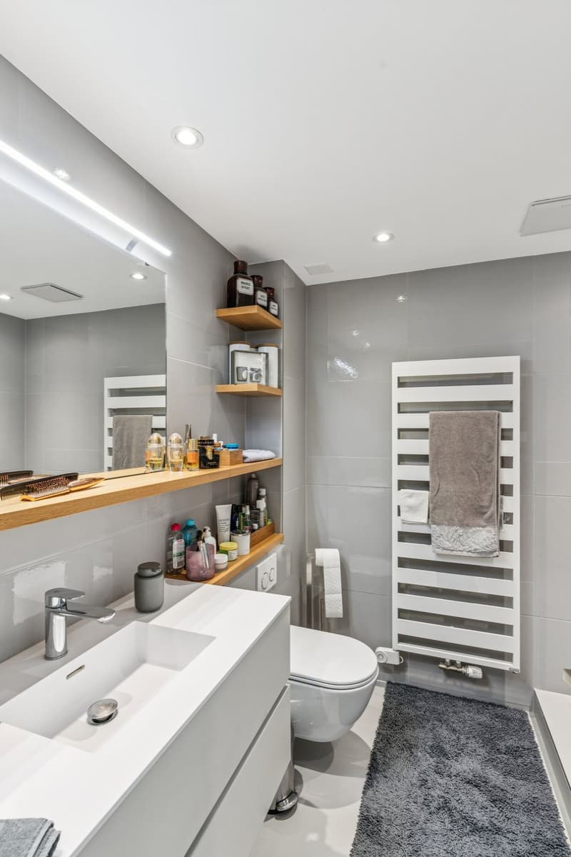 Villa avec vue lac imprenable dans un quartier prisé à Bevaix (10)