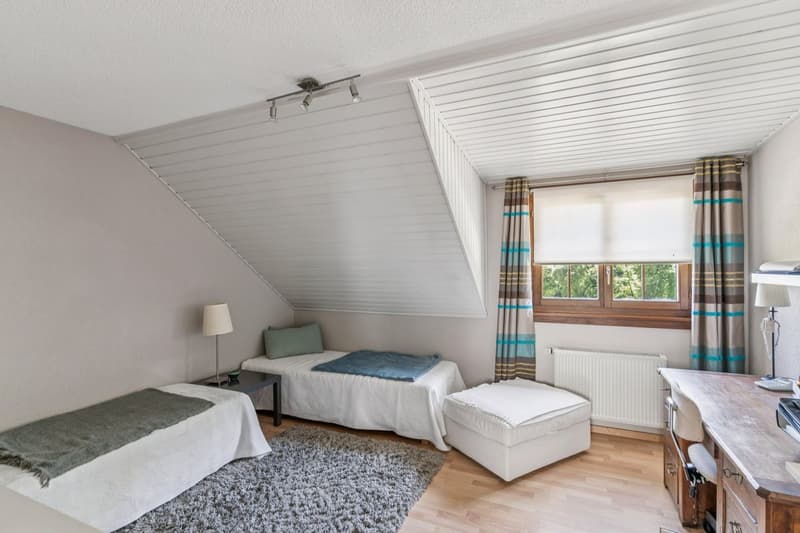 Villa avec vue lac imprenable dans un quartier prisé à Bevaix (9)