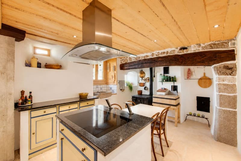Ferme authentique du 18ème siècle avec vue panoramique (3)