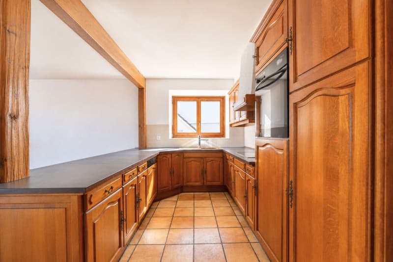 Appartement de 4.5 pièces avec terrasse, jardin privatif et vue sur le lac (4)