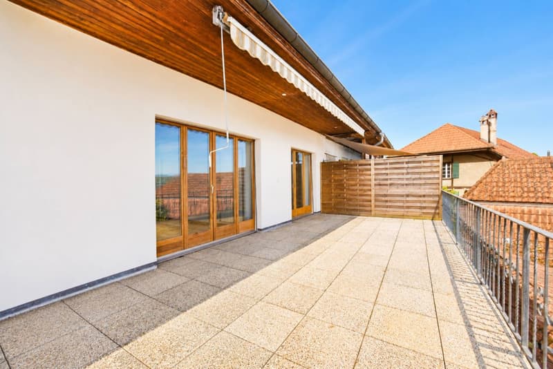 Appartement de 4.5 pièces avec terrasse, jardin privatif et vue sur le lac (6)