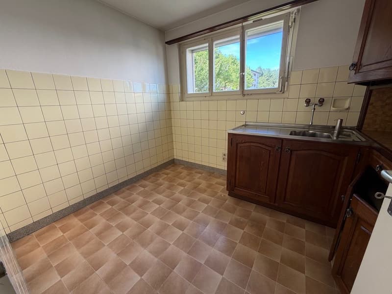 Lumineux appartement à rénover (2)