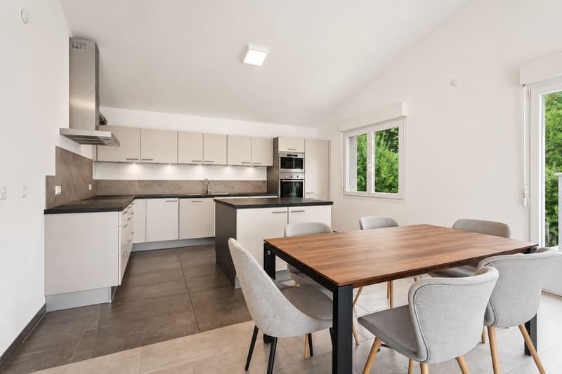 Charmant appartement de 4,5 pièces sous les combles à Ursy (2)