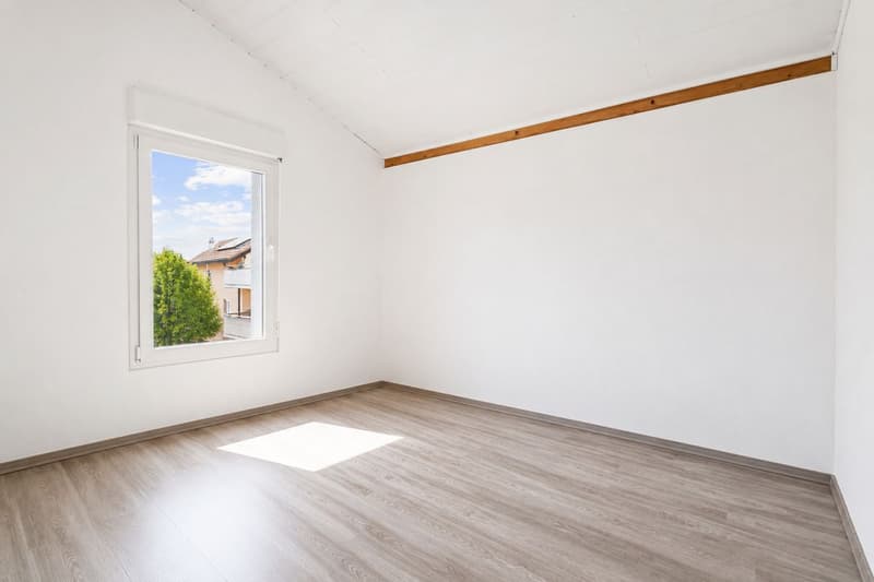 Charmant appartement de 4,5 pièces sous les combles à Ursy (3)