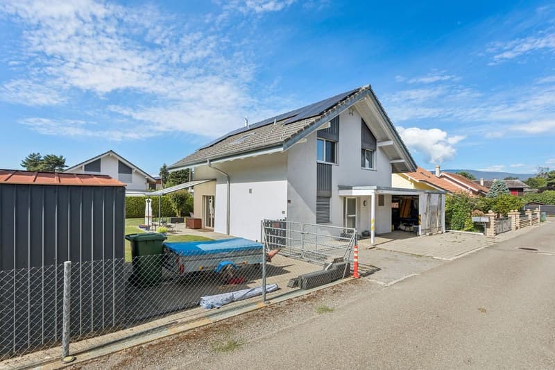 Maison individuelle avec 4 chambres à 300 mètres du lac de Neuchâtel (10)