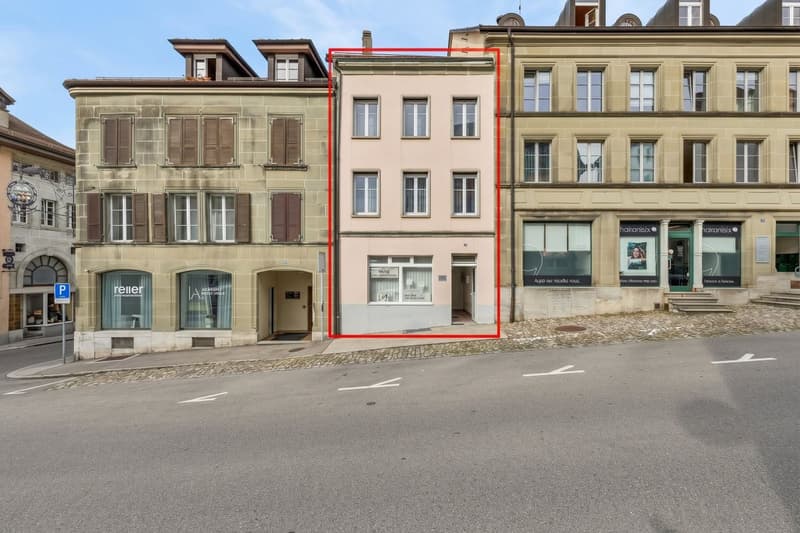 Maison de 7,5 pièces avec local commercial et 5 places de parc au centre de Romont (1)