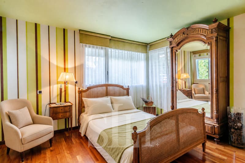 A Proximité de l'Hôtel Royal propriété vue lac et montagne (8)