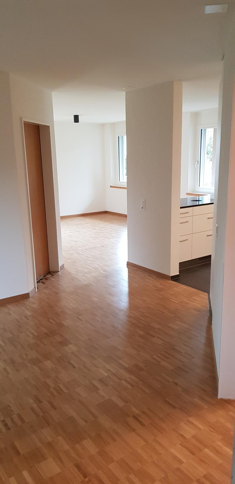 Wohnen mit Charakter: Spezieller Grundriss und gemütlicher Sitzplatz (3)