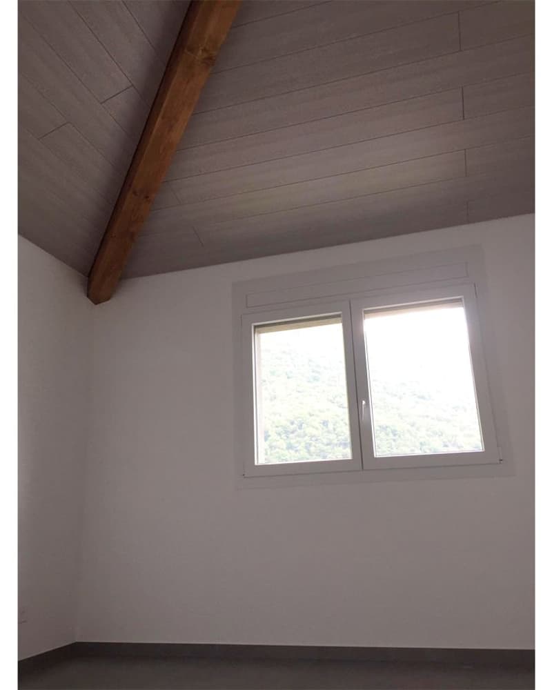 Attico di 4.5 locali con giardino privato, Lumino (9)