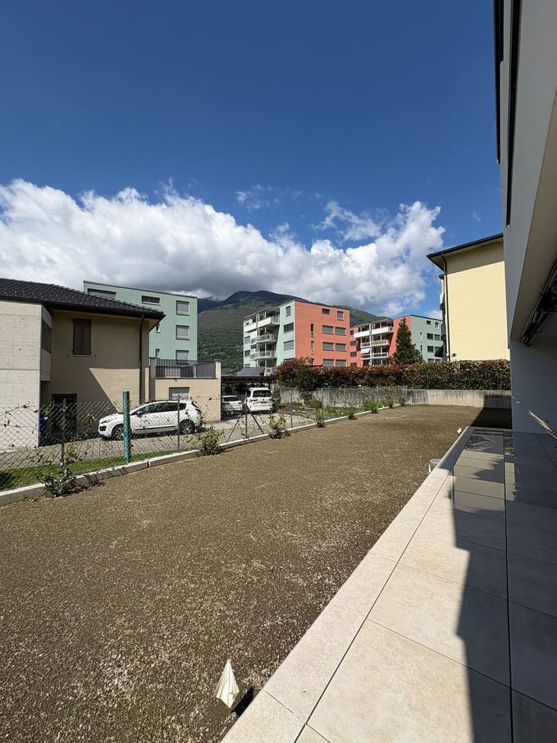 Elegante appartamento di 4.5 locali con giardino privato a Giubiasco (5)