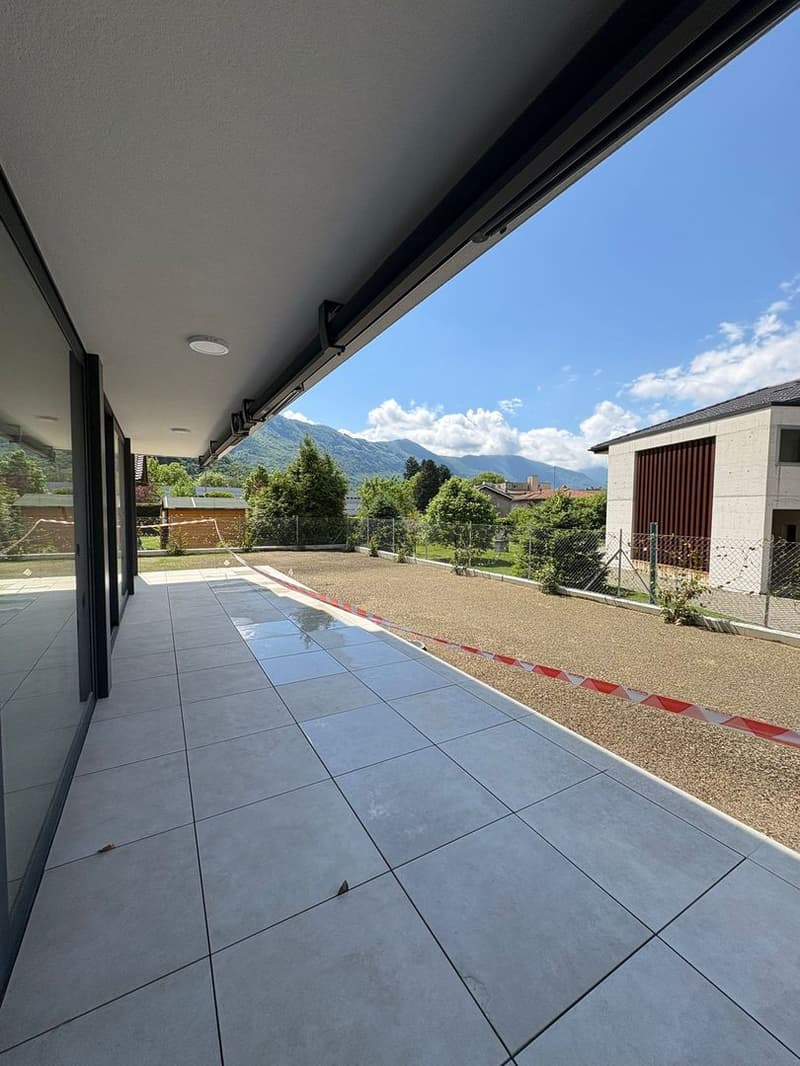 Elegante appartamento di 4.5 locali con giardino privato a Giubiasco (3)