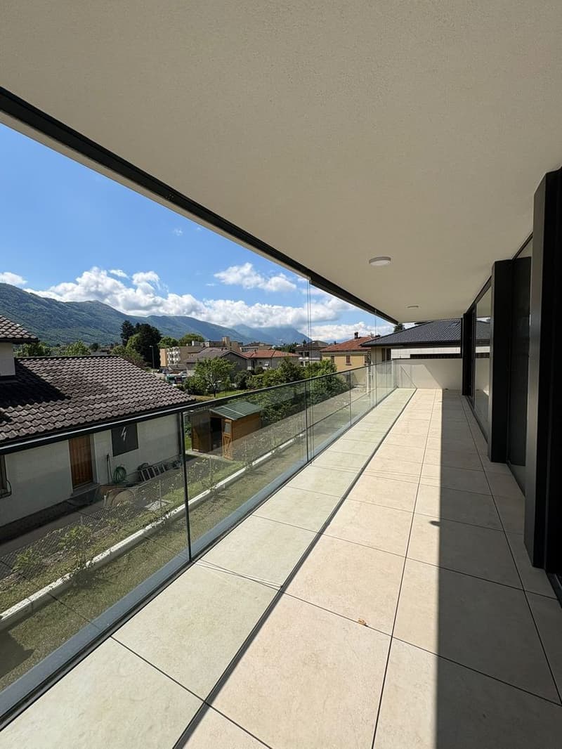 Moderno appartamento di 3.5 locali con ampia terrazza a Giubiasco (5)