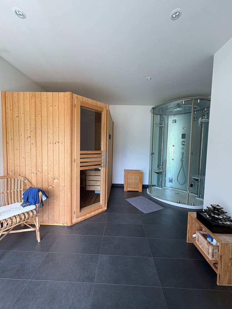 Casa unifamiliare con ampio giardino in posizione tranquilla a Grono (10)