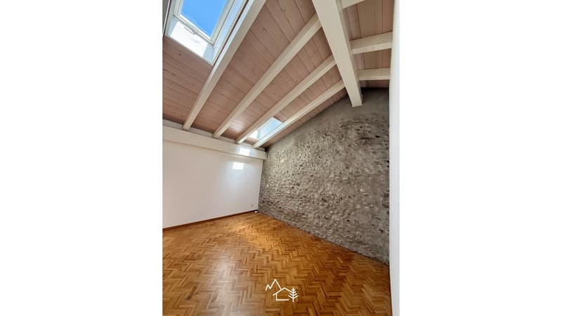Espace sup. pouvant servir de bureau