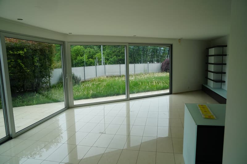 Elegante Villa Unifamiliare a Gentilino – 6 Locali con Vista e Comfort Esclusivi (3)