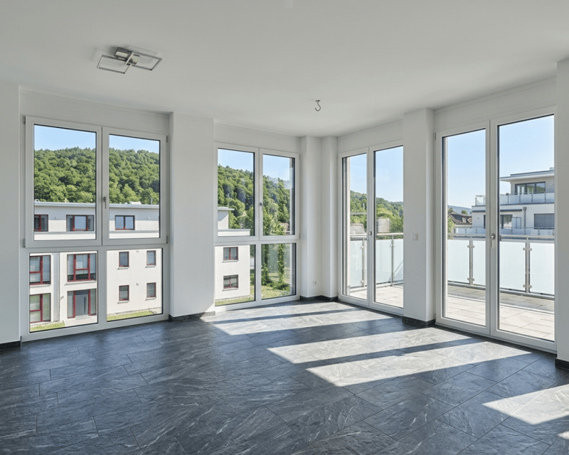 MODERNE, VOLLVERMIETETE WOHNLIEGENSCHAFT AN RUHIGER SONNENLAGE (2)