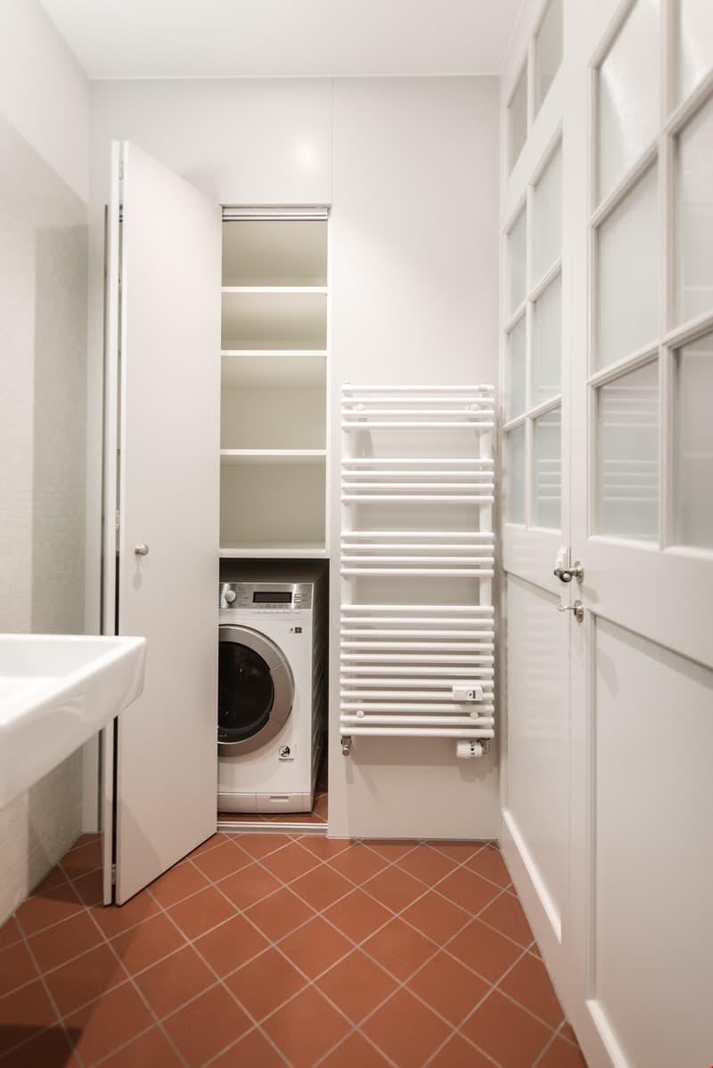 WC mit Waschmaschine / Tumbler
