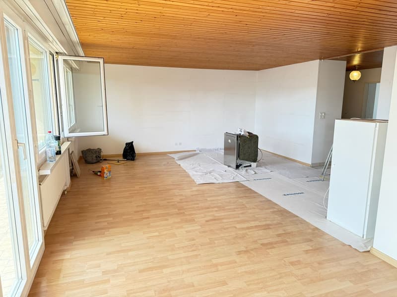 Nähe Bahnhof, Einkaufszentrum 4.5 WHG mit Bastelraum (3)