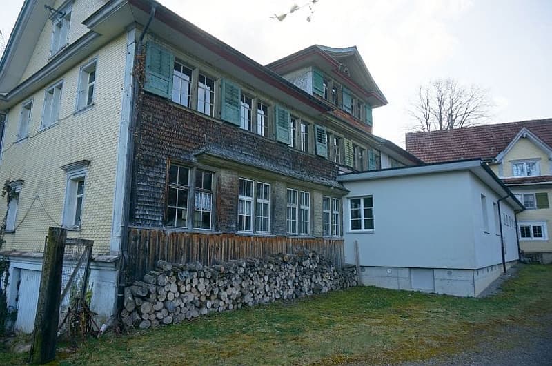 Ensemble mit Gasthaus, 2 Wohnungen & Scheune in Nesslau - kaufen (7)