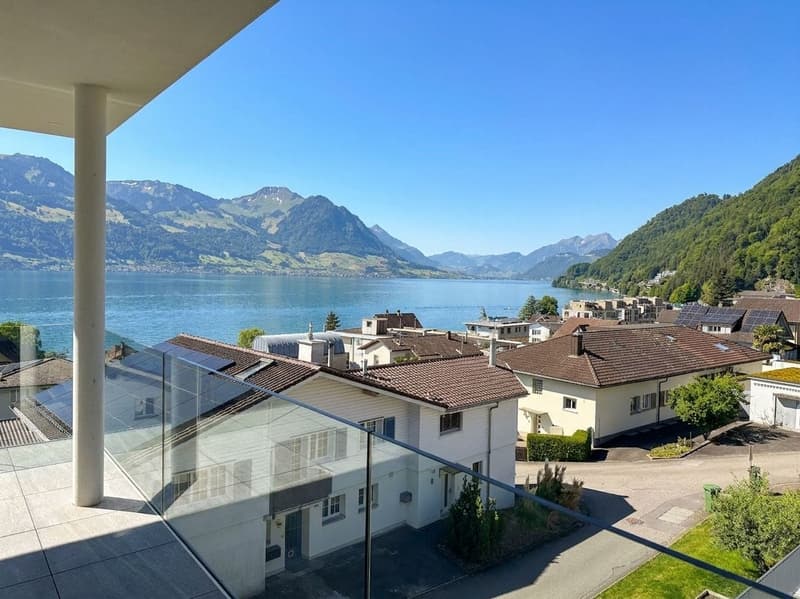 5.5-Zimmer-Maisonette mit unverbaubarer Seesicht, Gersau (3)