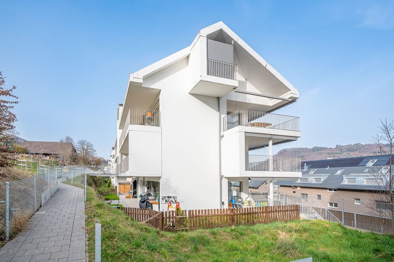 Moderne 3.5-Zimmer-Gartenwohnung mit grossem Aussenbereich in Toffen zu verkaufen (1)