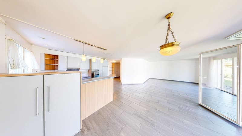 Helle 4.5-Zimmer-Gartenwohnung mit Terrasse in Münsingen kaufen (1)