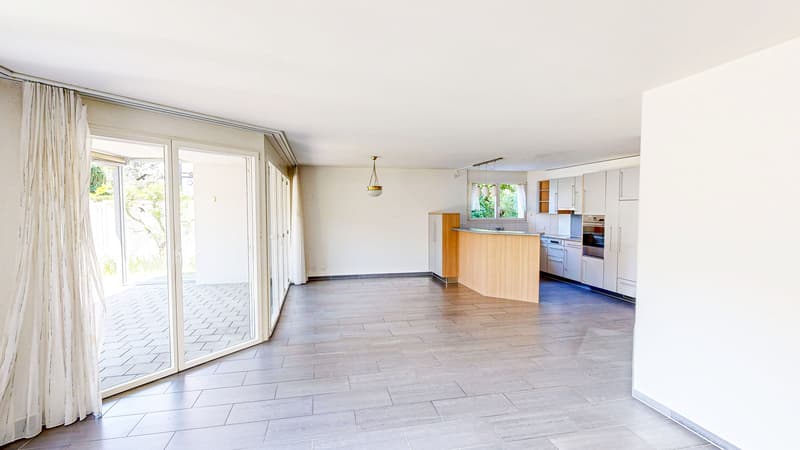 Helle 4.5-Zimmer-Gartenwohnung mit Terrasse in Münsingen kaufen (2)