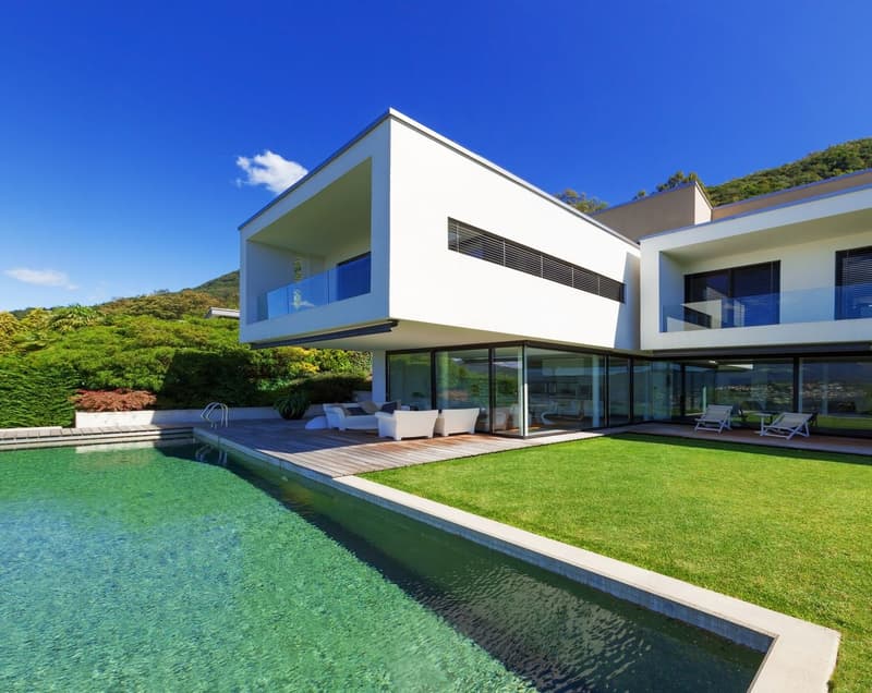 LUSSUOSA VILLA CON STUPENDA VISTA LAGO E INFINITY POOL (7)