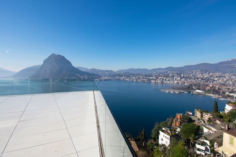 LUXURY PENTHOUSE WITH AMAZING LAKE VIEW (9)