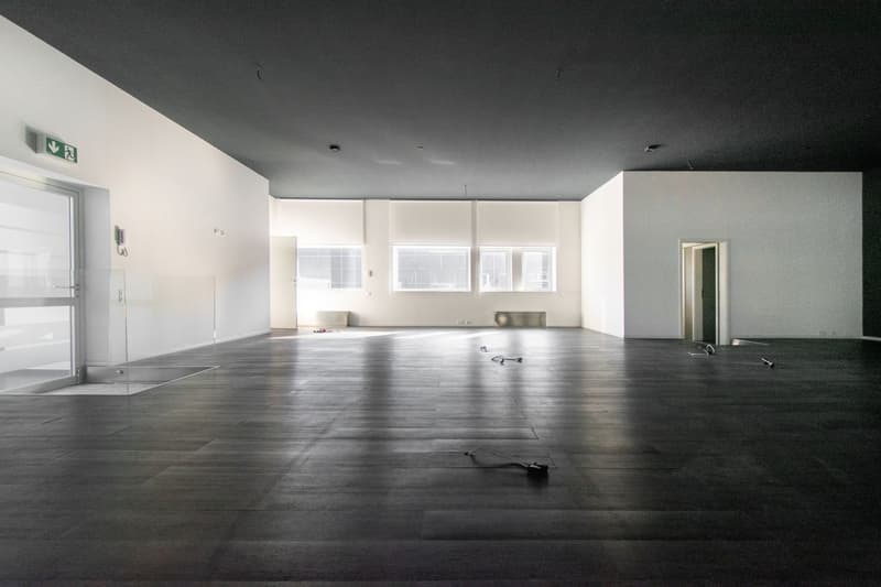 LUMINOSO OPEN SPACE IN POSIZIONE STRATEGICA (3)