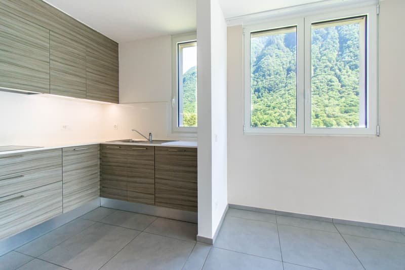 MODERNO 4.5 LOCALI A LUMINO (1)