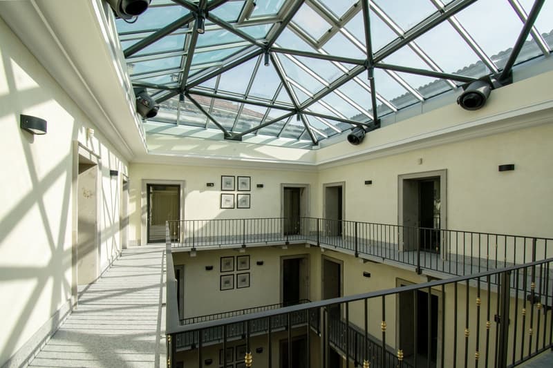 PRESTIGIOSI UFFICI CON VISTA LAGO IN EDIFICIO STORICO (10)