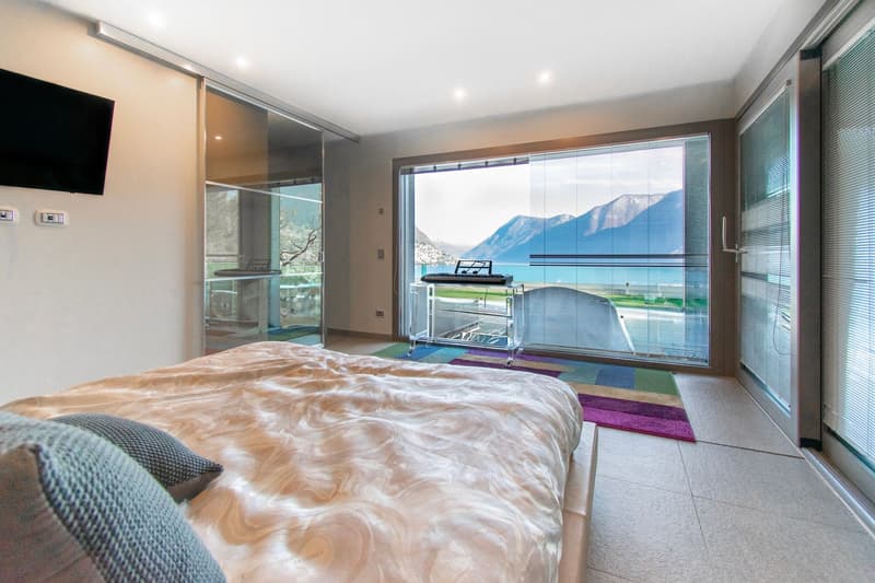 EXCLUSIVE VILLA AVEC PISCINE ET VUE SPECTACULAIRE SUR LE LAC (10)
