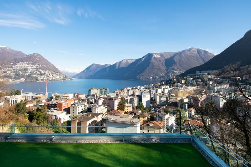 EXCLUSIVE VILLA AVEC PISCINE ET VUE SPECTACULAIRE SUR LE LAC (17)
